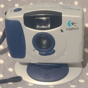 Logitech QuickCam Traveler Digital And Internet Camera  W/StandVintage *WORKING*